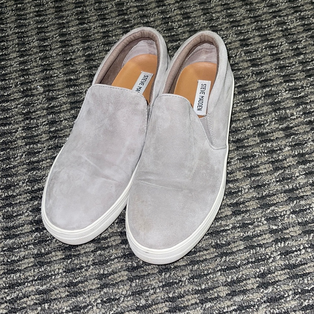 Steve Madden gills grey suede shoe